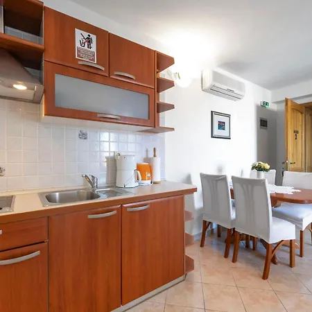 & Restaurant Barun * Šibenik