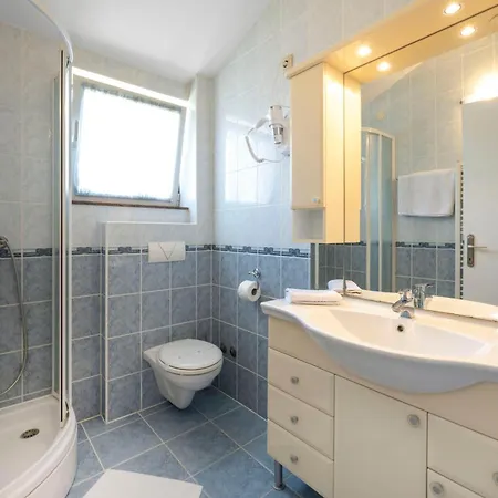 & Restaurant Barun Szybenik