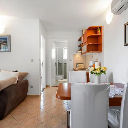 Apartament & Restaurant Barun Szybenik