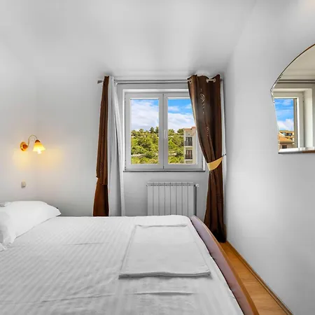 Apartament & Restaurant Barun