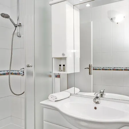 Apartament & Restaurant Barun Szybenik