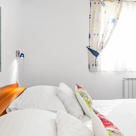 & Restaurant Barun *