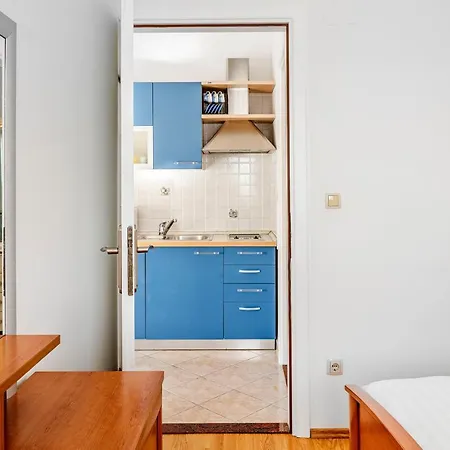 & Restaurant Barun *