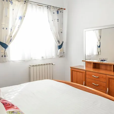 & Restaurant Barun *