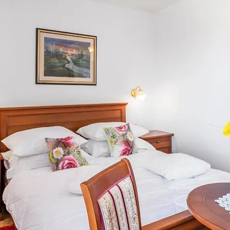 & Restaurant Barun Apartament Szybenik