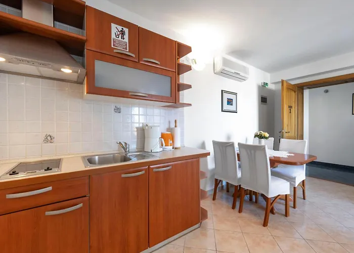 & Restaurant Barun * Šibenik