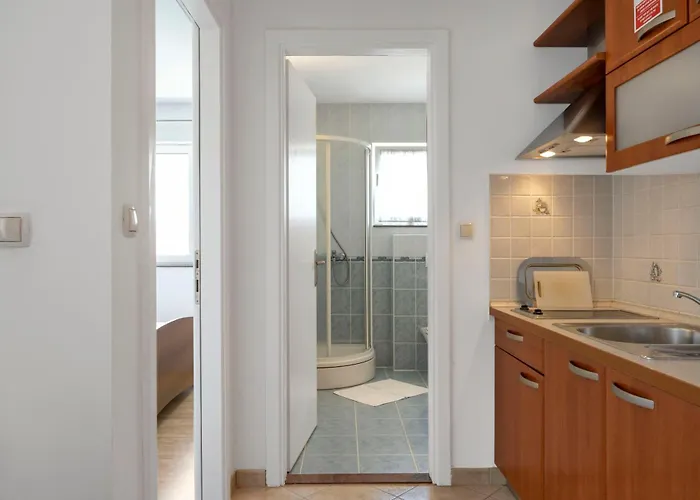 & Restaurant Barun *