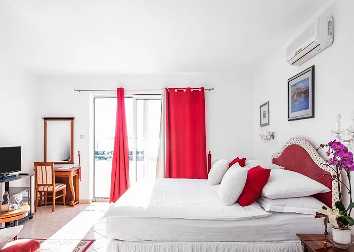 & Restaurant Barun *