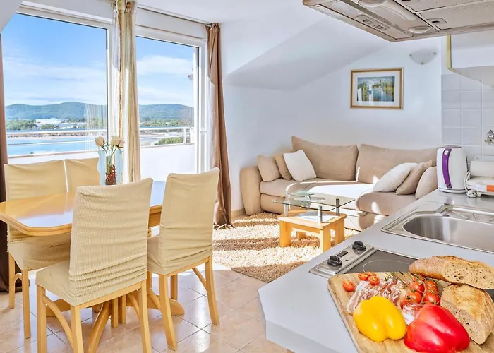 & Restaurant Barun *